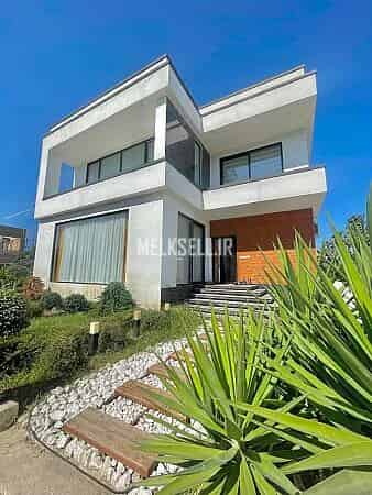 خريد ويلا دوبلكس ٣٠٠ متري نما مدرن مبله در اليمالات نور